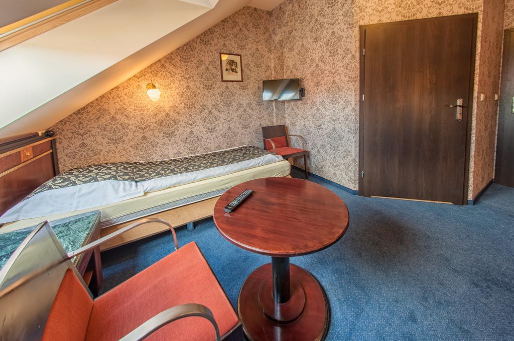 Arkadia Gosciniec-Klima,Parking,Ogrod Otel Opole Oda fotoğraf